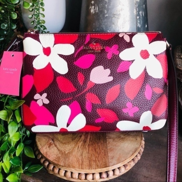 kate spade Handbags - Kate Spade Floral Triple Gusset Leather Crossbody Bag Forest Flower Print NWT